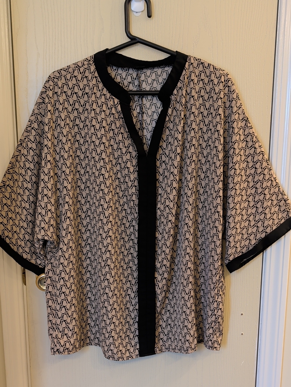 SHEIN Geometric Print Blouse Women's XXL Beige Black Lightweight Career Casual